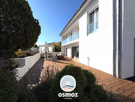 maison entièrement rénovée à deux pas des commerces !