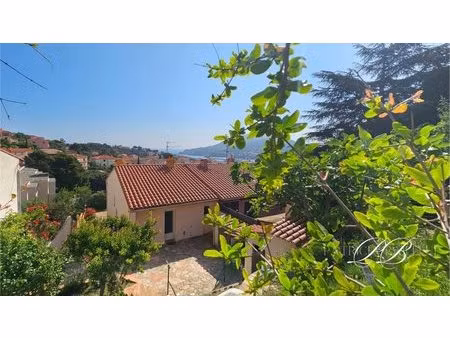 port vendres - villa 3 faces avec vue  terrasses et garages