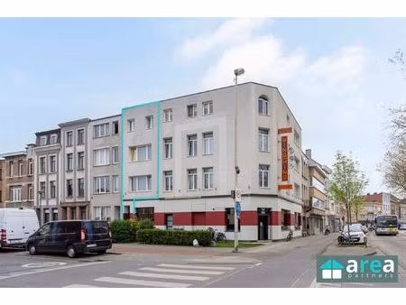 commercieel te koop in deurne met 3 slaapkamers