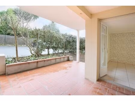 appartement t3 de 64 m2 - parking