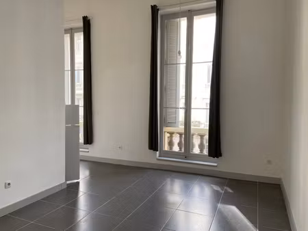 location appartement 3 pièces 52m2 marseille 6eme (13006) - 873 € - surface privée