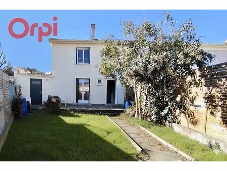 maison avec garage et jardin  en centre-ville de prades