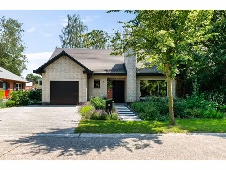 huis te koop in kapellen met 4 slaapkamers