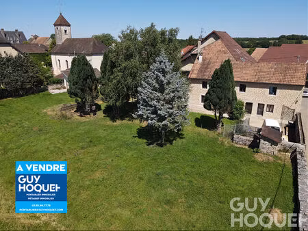 a vendre maison amondans terrain dependances
