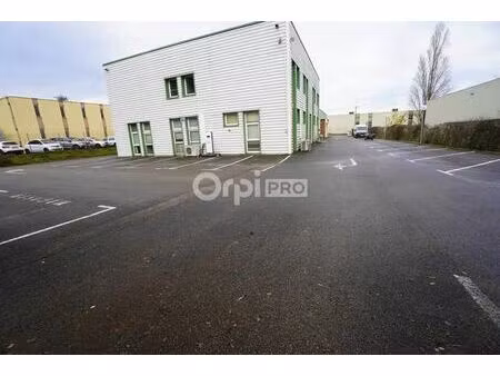 vente bureaux 400 m² à 828 m²
