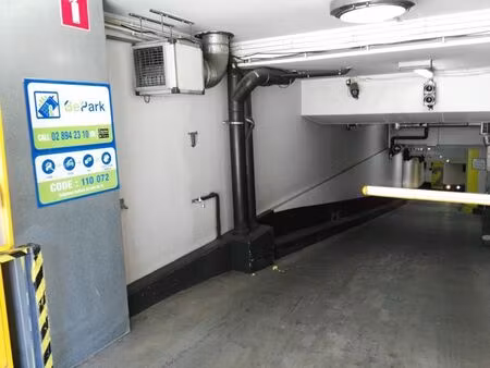 parking à louer à charlemagne - karel de grotelaan 11 bruxelles (vbe38221)