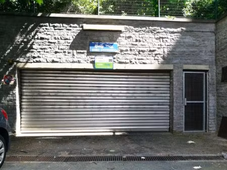 parking à louer à mont du chêne - eikenbergstraat 14 etterbeek (vbe38085)