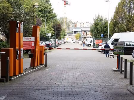 parking à louer à d'alsemberg - alsembergsesteenweg 303 forest (vbe38220)
