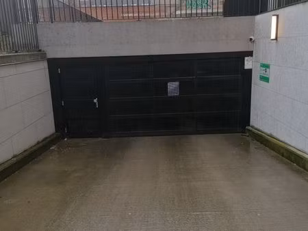 parking à louer à de l'emancipation - ontvoogdingsstraat 12 laeken (vbe38005)