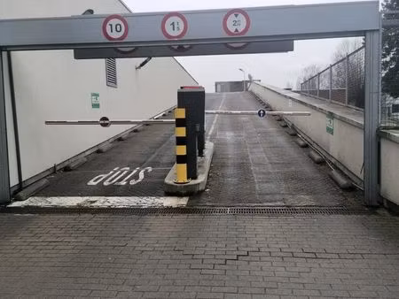 parking à louer à de heembeek - heembeeksestraat 125 neder-over-heembeek (vbe38053)