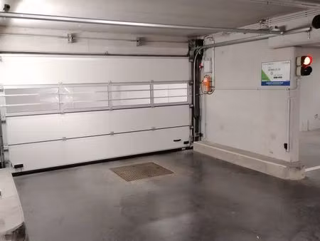 parking à louer à jan verbesselt - jan verbesseltstraat 10 neder-over-heembeek (vbe38103)