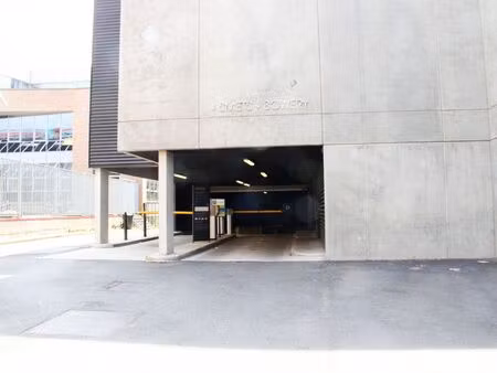 parking à louer à de louvain - leuvensesteenweg 650 schaerbeek (vbe38211)