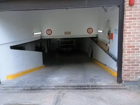 parking à louer à françois riga - françois riga square 30 schaerbeek (vbe37951)