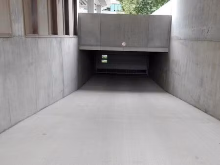 parking à louer à twee leeuwenweg 22 peutie (vbe37943)