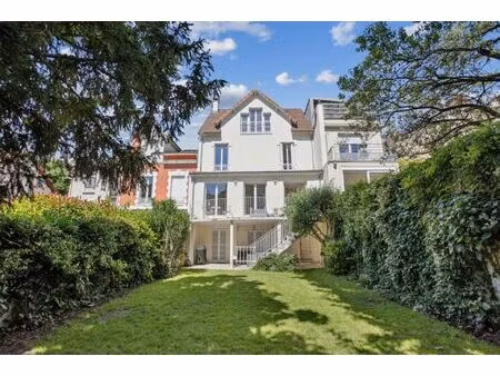 location maison de luxe suresnes 6 pièces 192 m²