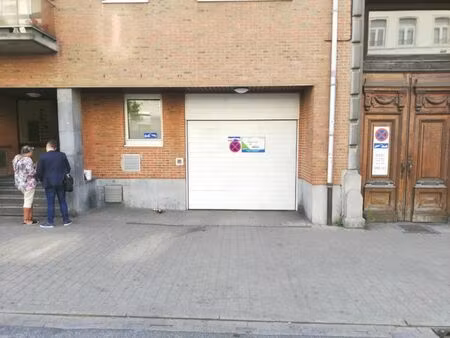 parking à louer à des palais - paleizenstraat 178 schaerbeek (vbe37996)