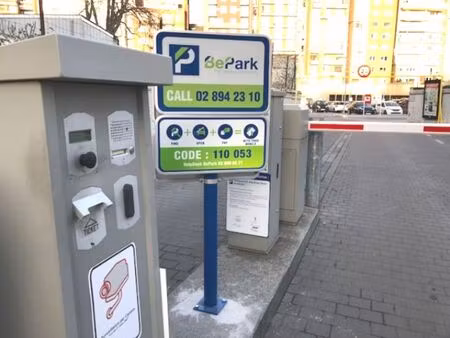 parking à louer à de fragnée 41 glain (vbe38054)