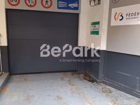 parking à louer à des guillemins 16 glain (vbe37998)