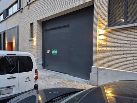 parking à louer à raphaël - raphaelstraat 22 anderlecht (vbe38078)