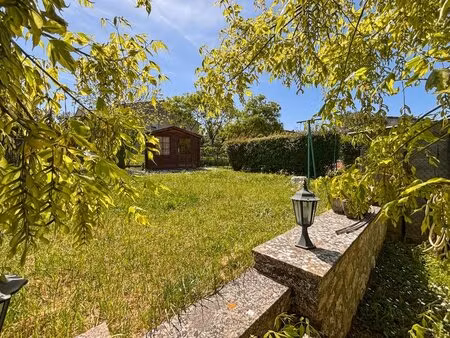 lectoure  maison de ville proche des commodités  100 m² habitable avec jardin