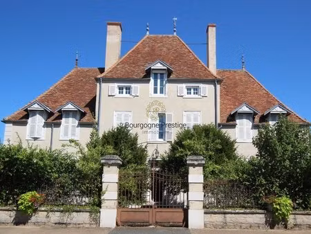 demeure bourgeoise de caractere avec parc – 304 m² – dependances