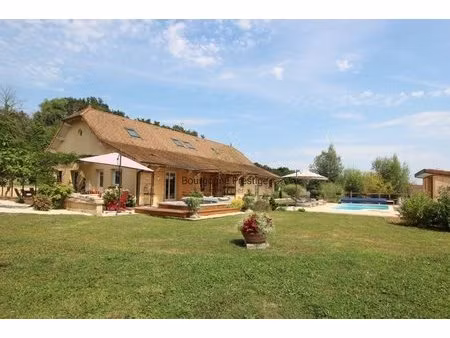 a 15 minutes al'est de tournus  belle propriete familiale de 283 m² avec parc et piscine