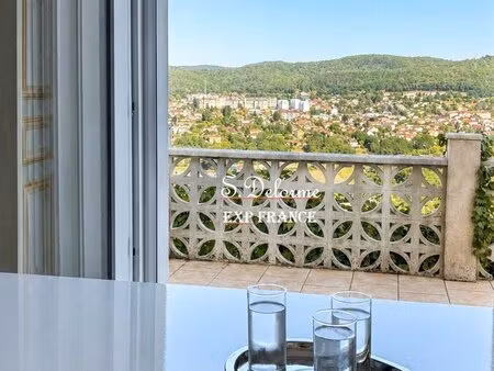 maison avec vue panoramique sur la vallée du lot