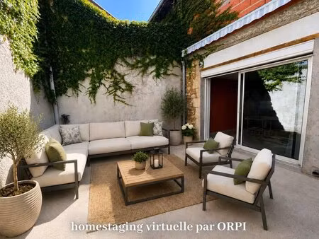 maison à vendre au centre de fleurance
