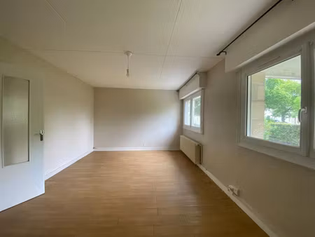 vente appartement 3 pièces 65m2 rochefort 17300 - 117000 € - surface privée