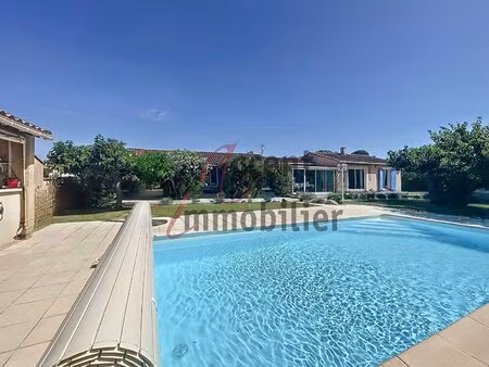 mollégès  maison 3 chambres  piscine et ses dépendances