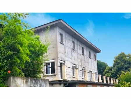 propriété 190 m2 habitables  5 chambres sur 2 hectares avec vue imprenable.