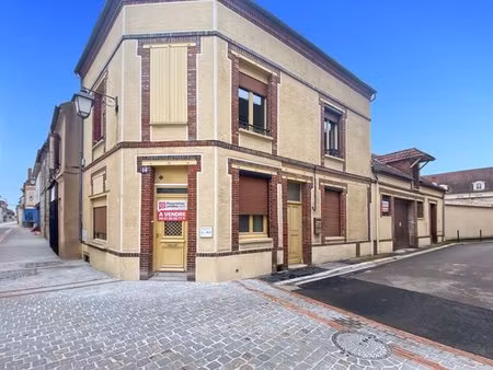 immeuble sens 7 pièce(s) 252 m2