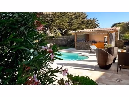 pornic sainte marie - villa piscine de 14 pieces - 7 chambres - annexes - garages - jardin