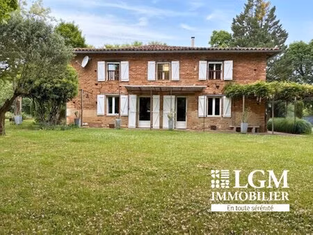 réalville maison de caractère 7 pièces avec ascenseur et hangar