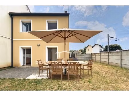 maison familiale  5 pièces  3 chambres  jardin et box - quartier