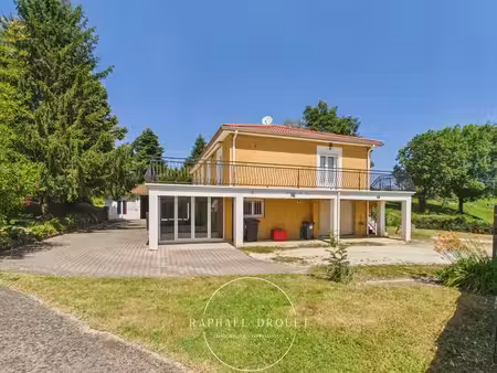 jardin (38200) - propriété familiale (196 m2) avec jardin  garage  atelier  piscine et...