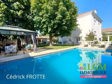tres belle maison familiale avec piscine