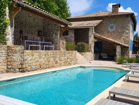 unique maison en pierre naturelle avec de magnifiques terrasses  vue  grande intimité et..