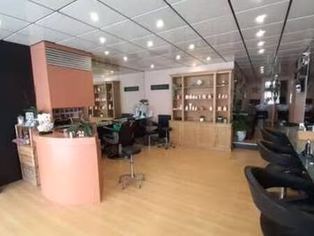 location bureaux et commerces à vitré (35500) : à louer / 80m² vitré