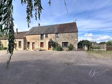en exclusivité dans l'auxois: ancien corps de ferme de caractère