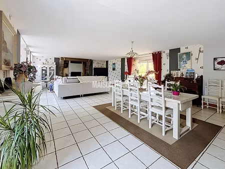 vente maison 9 pièces 313.54 m² à bazouges-la-pérouse (35560)  440 160 €