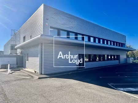 location bureaux 915 m²