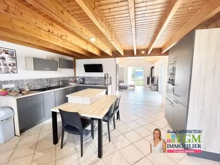 aubigny  les clouzeaux - maison de 140m² avec une parcelle arborée de 1391m²
