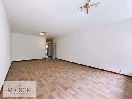 evere – appartement 1 chambre avec jardin privatif