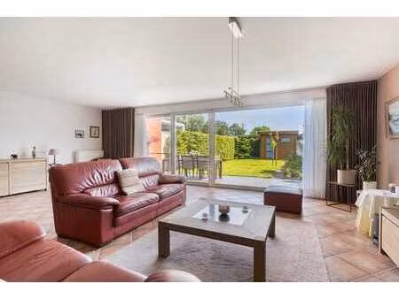 appartement au rez-de-chaussée avec jardin  garage et carpor