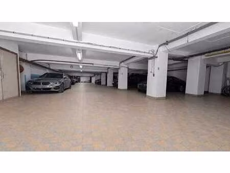gd place - ensemble de 10 places parking intérieures+ 1 ext.