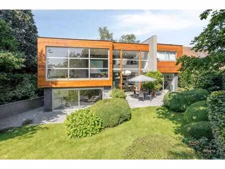 maison d’architecte avec vue dégagée  intimité et luminosité