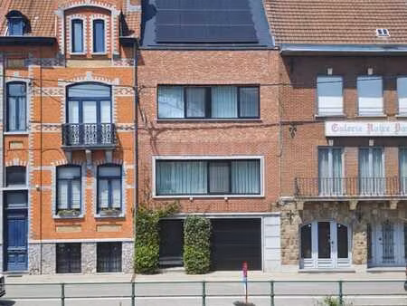 maison de ville de caractère  4 chambres + bureau  peb a