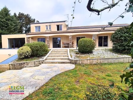 propriété de caractère 12 pièces et 525m² au coeur d'un parc arboré de 13 497m² à...
