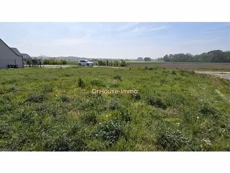 terrain constructible de 710 m2 entièrement viabilisé sur wahagnies